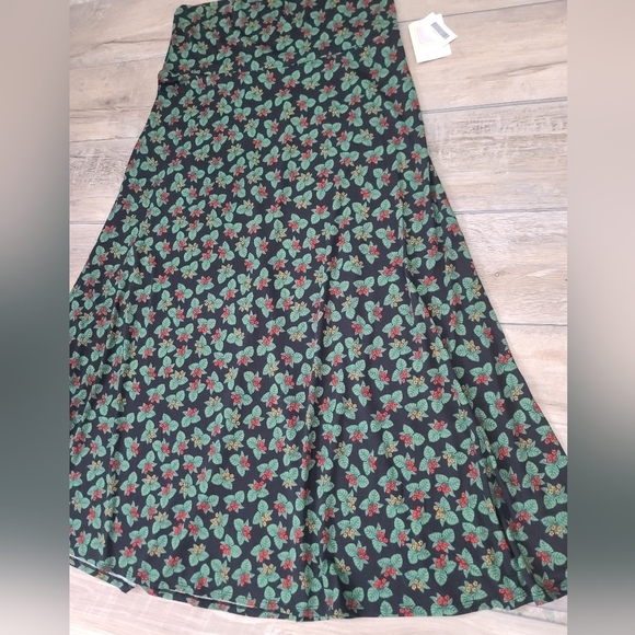 LuLaRoe Green Leaf Flower Print Soft Stretchy Maxi Skirt Size 2XL - Picture 3 of 8